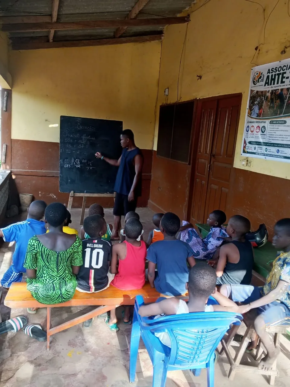 Soutien scolaire à Tsévié : des moments de partage et d'apprentissage au siège d'AHTE-TOGO